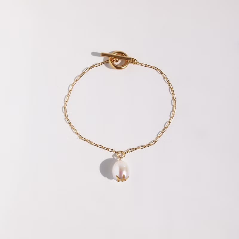 日本製　つぼみパールのブレスレット ‐パールに彫刻と金粉をほどこしたジュエリー‐　サイズオーダー可　ご褒美　ギフト