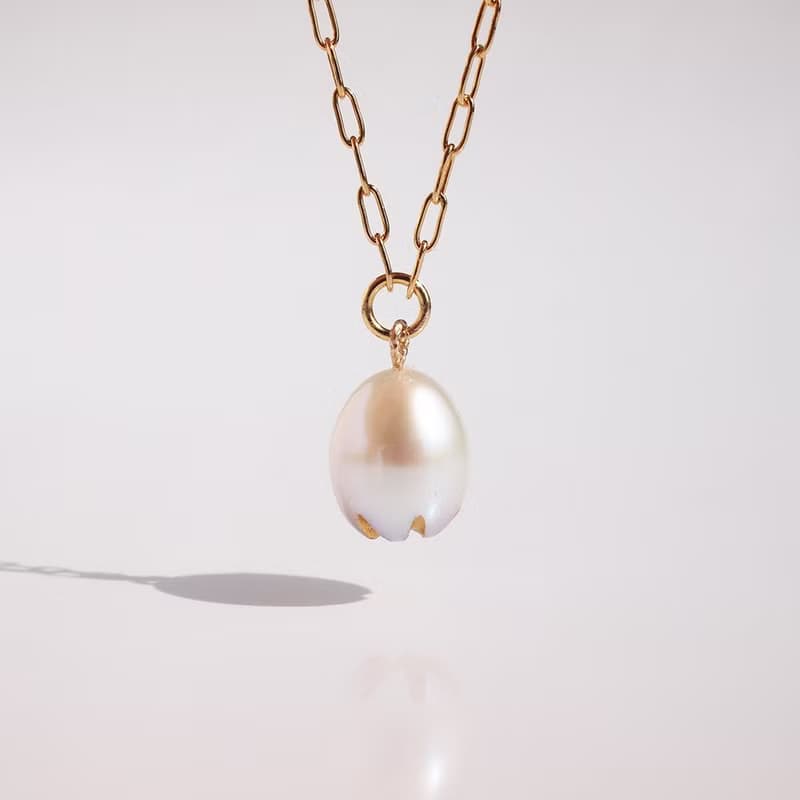 日本製　つぼみパールのブレスレット ‐パールに彫刻と金粉をほどこしたジュエリー‐　サイズオーダー可　ご褒美　ギフト