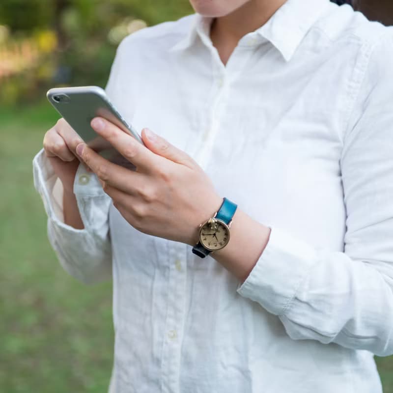 凝望沼澤的青蛙款手錶M黑糖 江戶文字