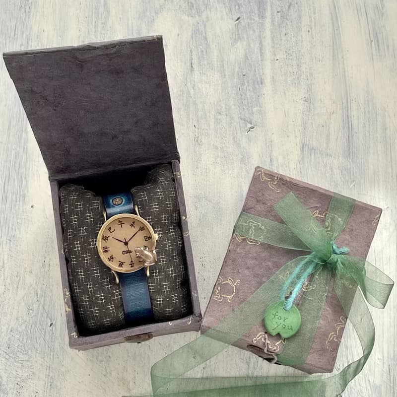 凝望沼澤的青蛙款手錶M黑糖 江戶文字