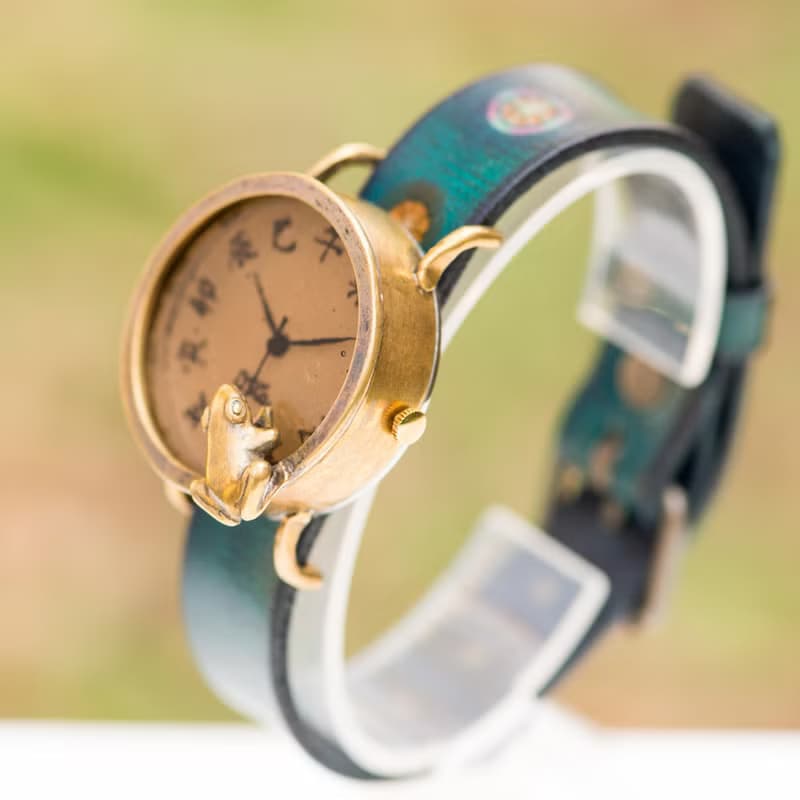 凝望沼澤的青蛙款手錶M黑糖 江戶文字