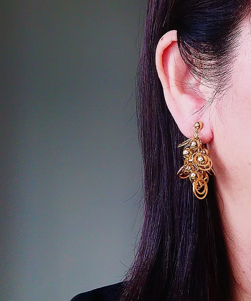 vintage jewelry  AVON 華麗金色星球環型吊飾 夾式耳環