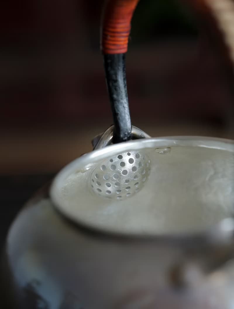手工純銀紫皮錘目壺  一張口打出