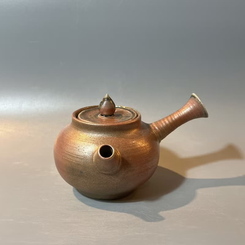 柴燒重落灰側把茶壺 / 小平凡手作
