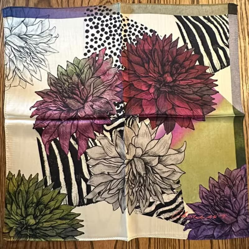 50cm角_silkscarf_ ダリアの華柄_red_シルクスカーフ　ChristalART