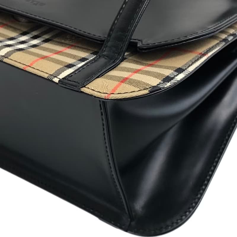 【 日本直送　名牌中古包 】BURBERRY バーバリー ハンドバッグ ブラック ノバチェック レザー フラップ vintage ヴィンテージ j7fze5