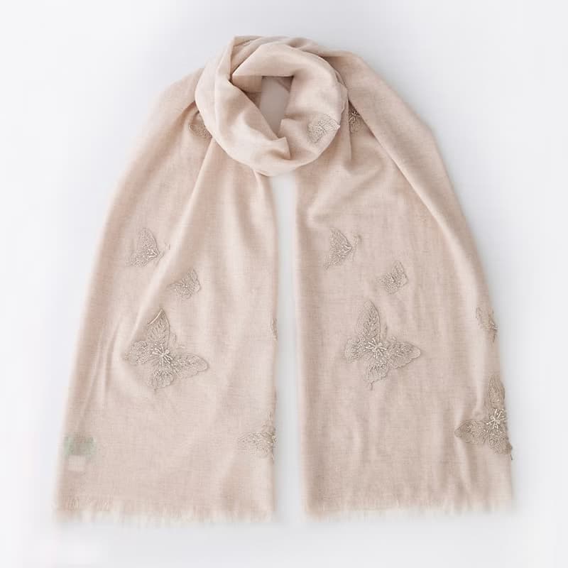 【輕奢】Iris芭蕾蝴蝶訂珠蕾絲刺繡純羊絨Cashmere圍巾-裸膚色