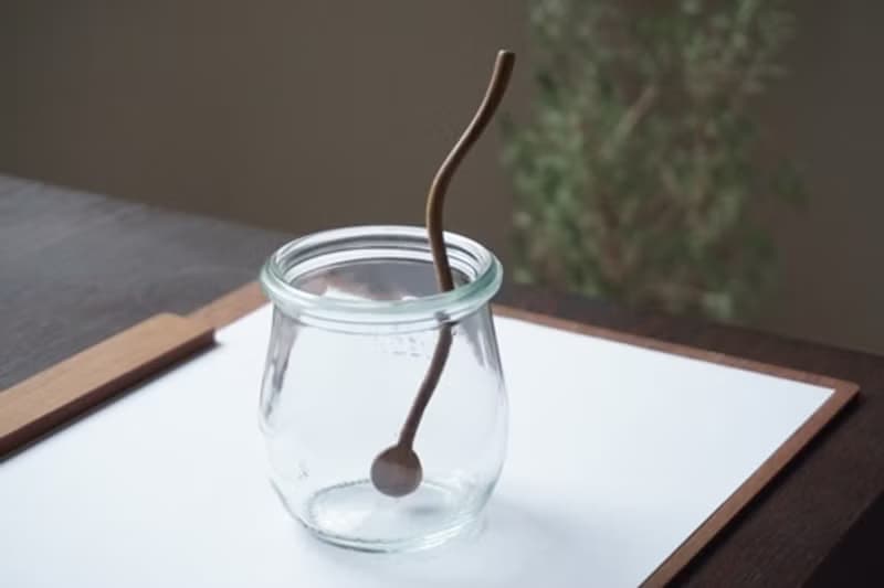 柄が曲がった木のマドラー, チーク