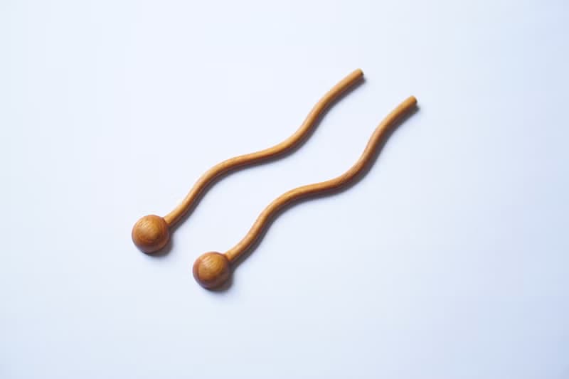 柄が曲がった木のマドラー, チーク