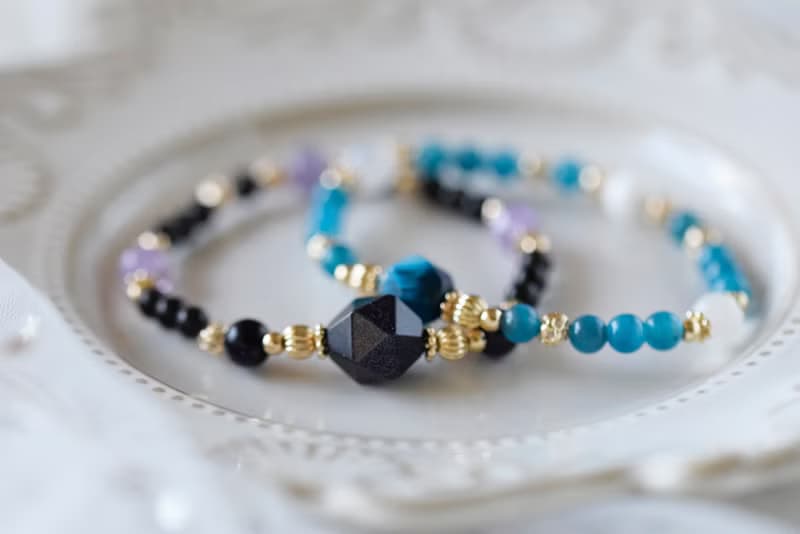 伯爵。磷灰石 藍虎眼石 月亮石 白硨磲 天然石 水晶手鍊