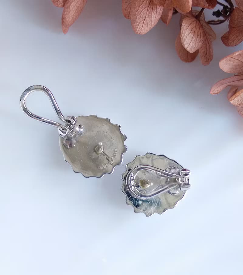 Vintage Jewelry 西洋古董飾品 銀色調  小銀貝 小巧 針式耳環