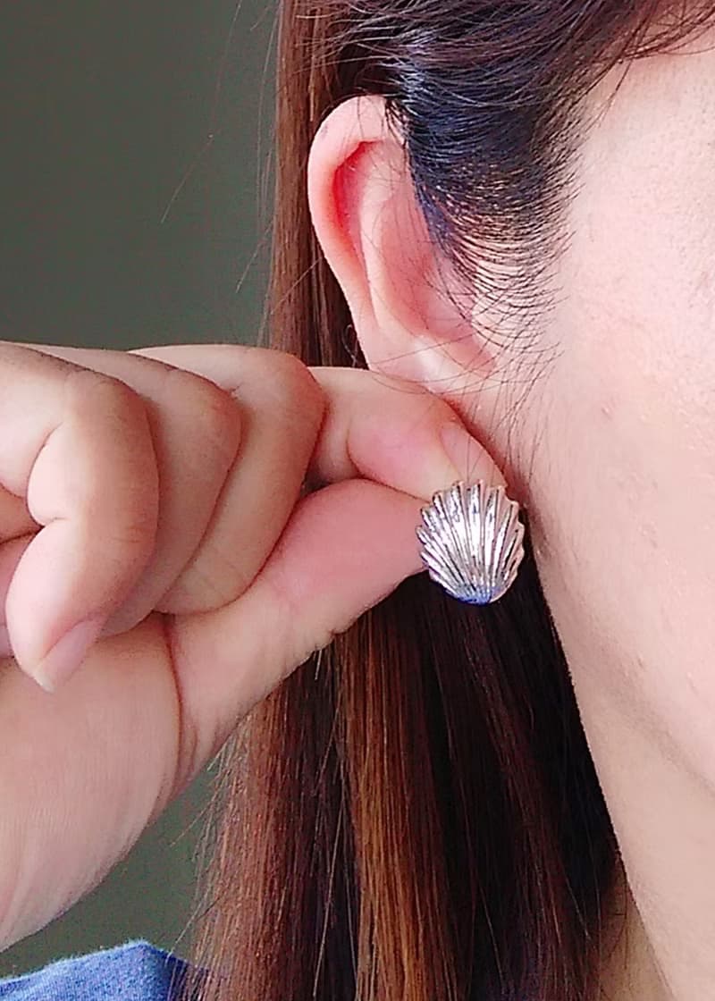Vintage Jewelry 西洋古董飾品 銀色調  小銀貝 小巧 針式耳環
