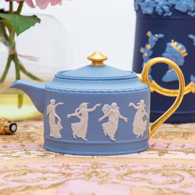 英國製 Wedgwood 手工浮雕 翩然起舞女神 鑲金經典陶瓷小壺