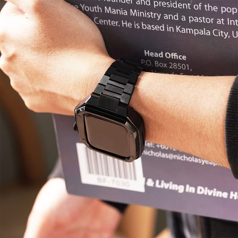 Apple watch - 細緻打磨不鏽鋼保護殼x錶帶套組 - 黑殼 蘋果錶帶