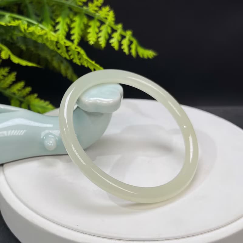 畢業級 和田玉手鐲 60MM 老料晴水綠玉手環 質地溫潤細膩