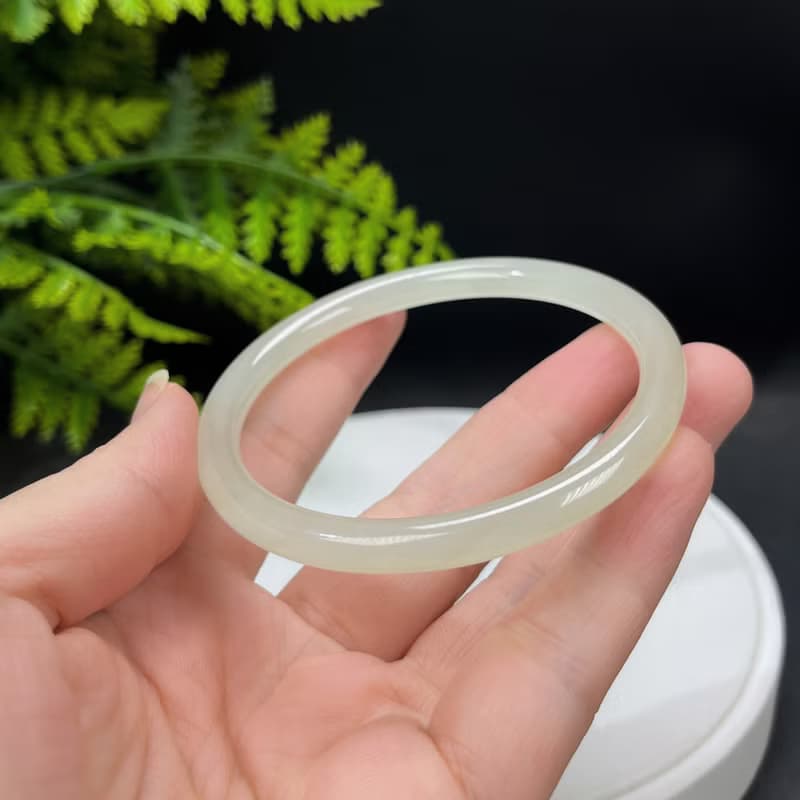 畢業級 和田玉手鐲 60MM 老料晴水綠玉手環 質地溫潤細膩