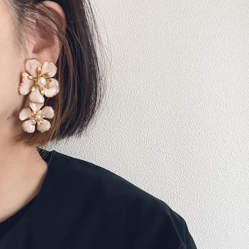 ニュアンスミルキーフラワー ピアス(イヤリング)