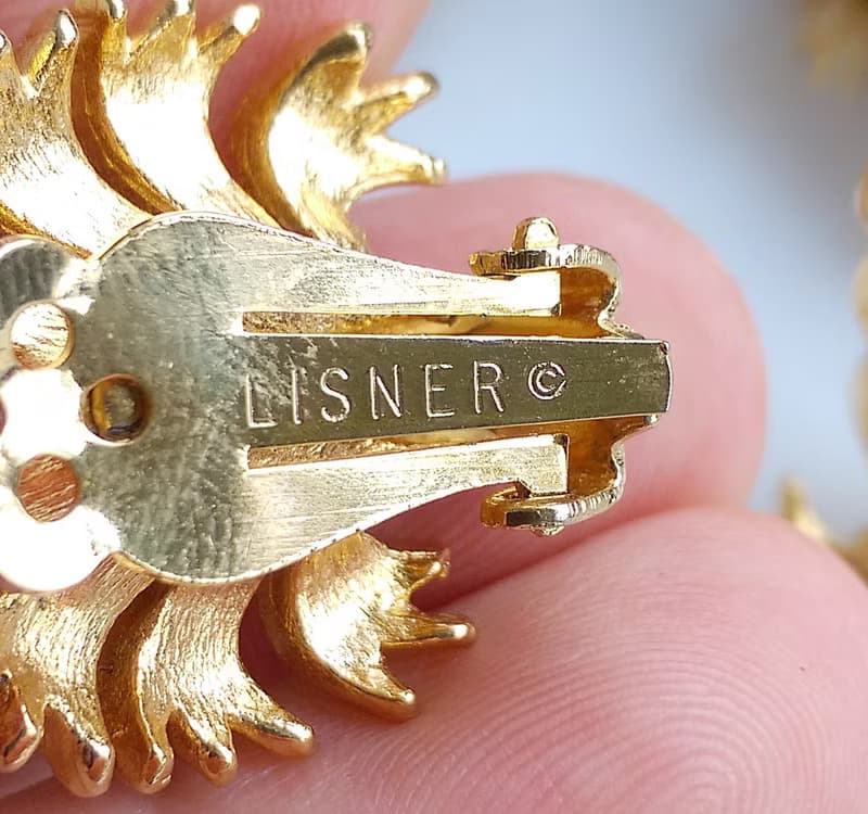 Vintage Jewelry 西洋古董飾品 LISNER 羽毛仿珠花  夾式耳環