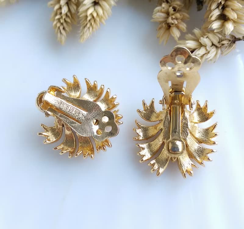 Vintage Jewelry 西洋古董飾品 LISNER 羽毛仿珠花  夾式耳環