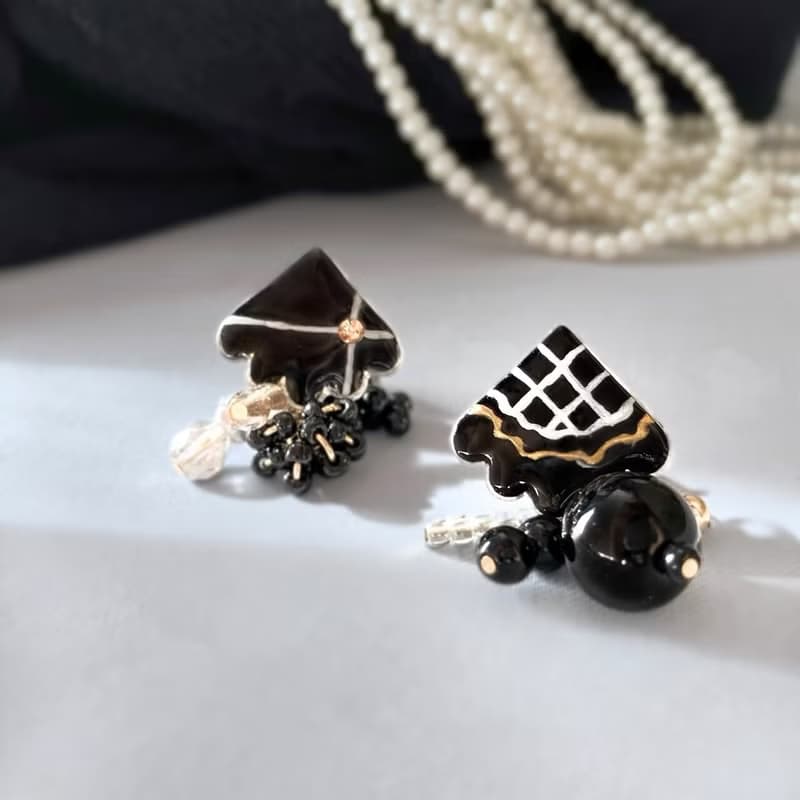 フェミニンブラック イヤリング/ピアス