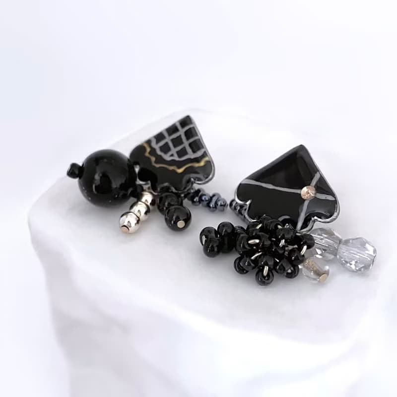 フェミニンブラック イヤリング/ピアス