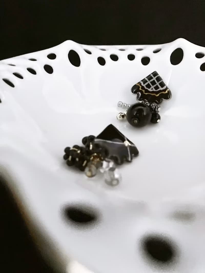 フェミニンブラック イヤリング/ピアス