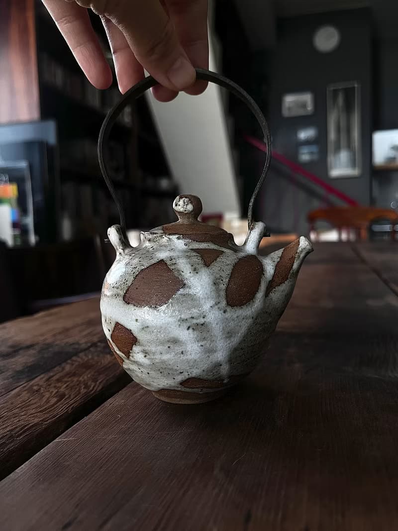 流白 金屬提樑壺 二一零 | 陶茶具