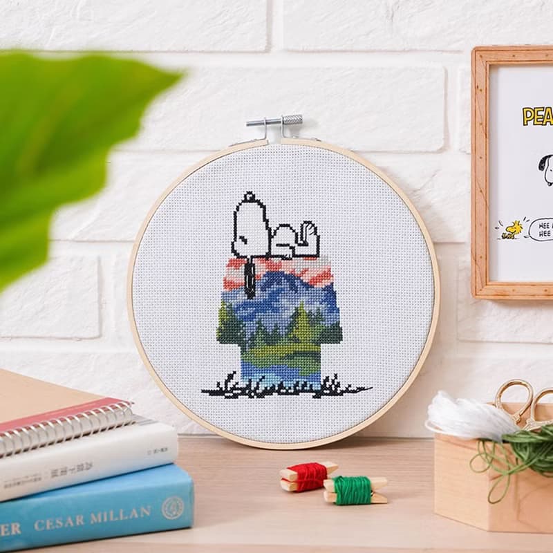 【迷彩史努比狗屋】Snoopy 十字繡DIY材料包 8吋繡框 | XiuCrafts