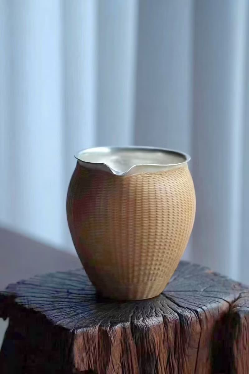 手工純銀配竹編外殼茶海公道杯