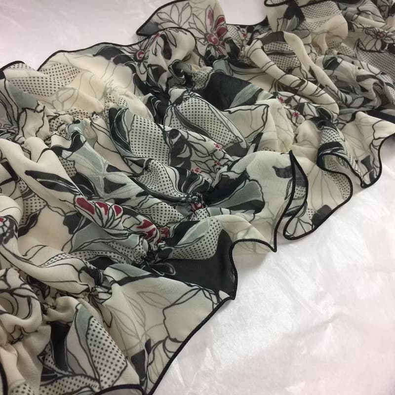 Ballett Kyoto発 バレットのモノトーン花柄 シャーリングスカーフ シワになりにくいソフトなシフォン生地使用