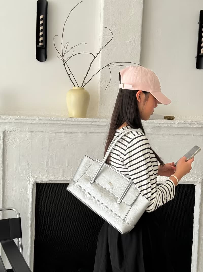 韓國 The Ally | River Bag | 銀色 |斜背包