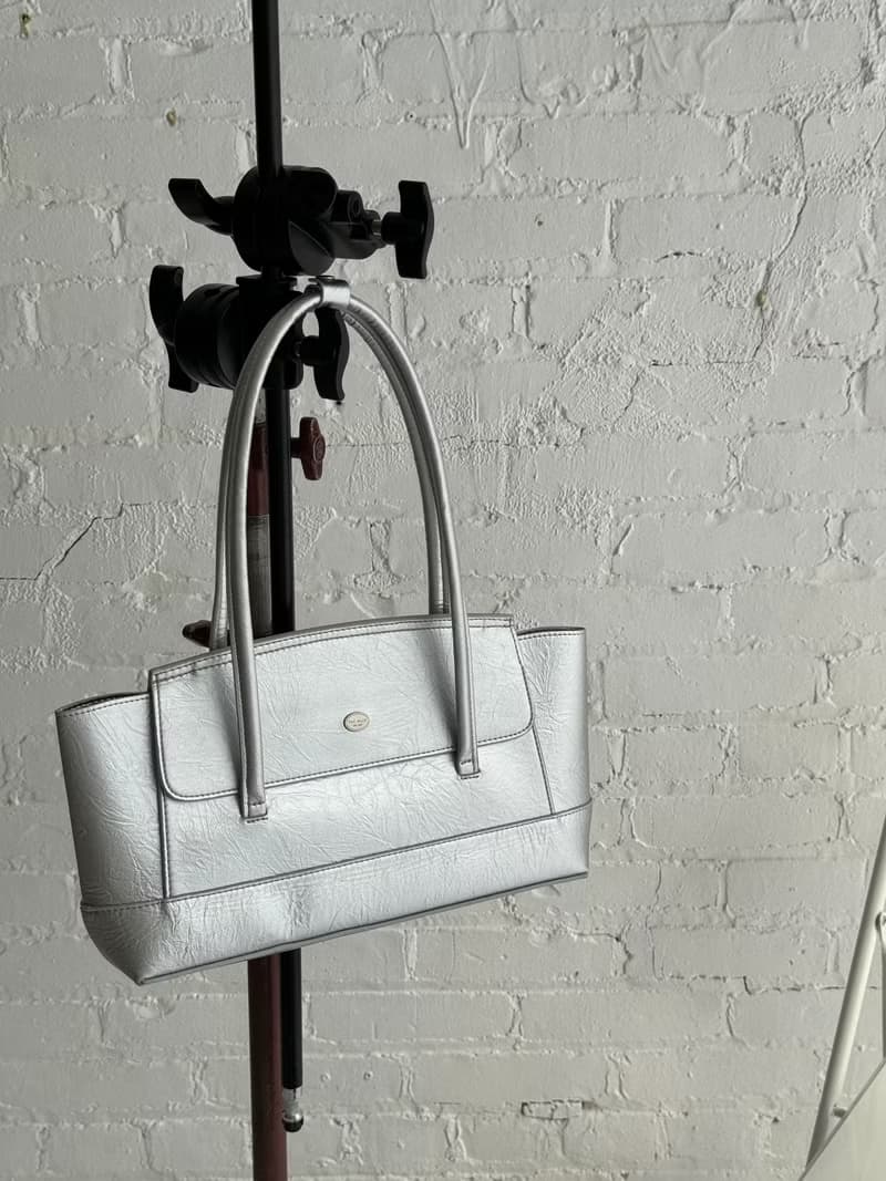 韓國 The Ally | River Bag | 銀色 |斜背包