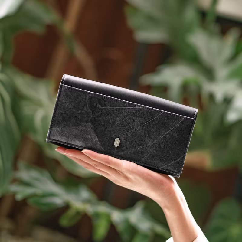 Vegan Fold-over Purse - Black