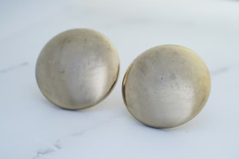 【老飾品/西洋老件】美國CORO淡金色圓形弧面古著夾式耳環