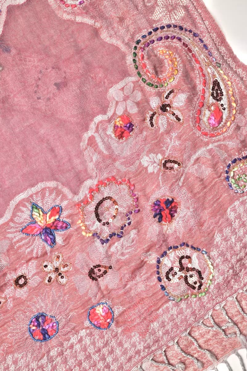 【精品禮盒】釘珠喀什米爾水煮羊毛刺繡圍巾披肩乾燥玫瑰粉拼透紗