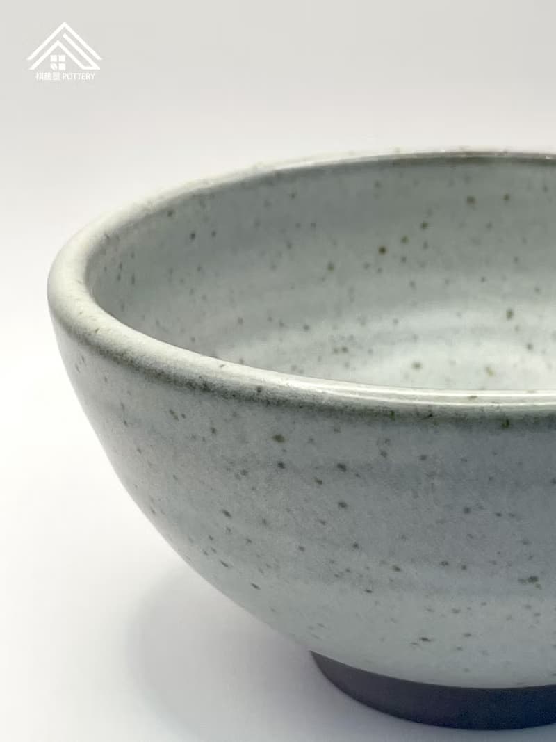 漫斑青瓷釉碗