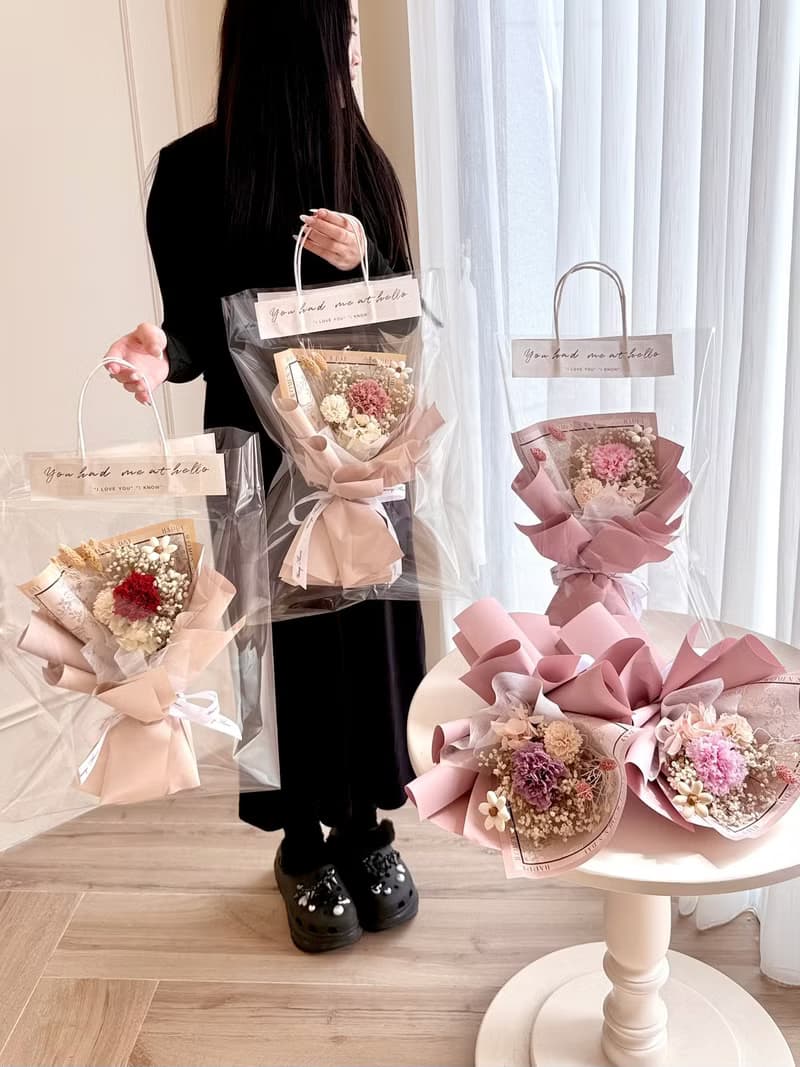 清新康乃馨花束+韓風提袋 母親節花束 乾燥花 永生花  母親節禮物