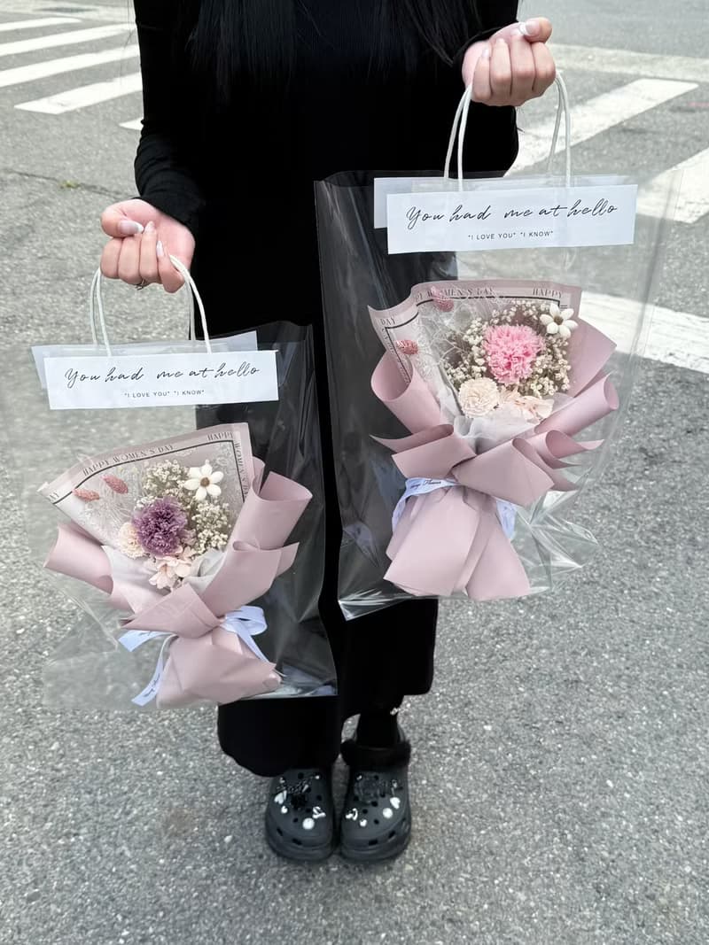清新康乃馨花束+韓風提袋 母親節花束 乾燥花 永生花  母親節禮物