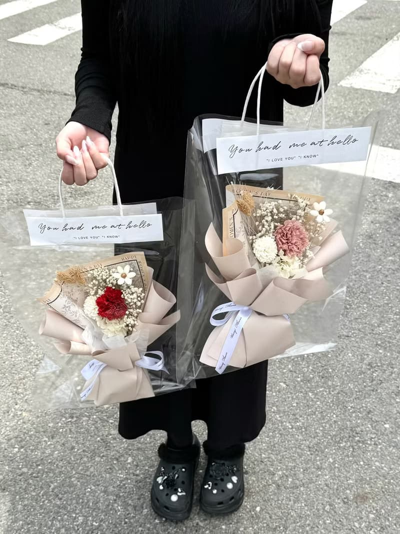 清新康乃馨花束+韓風提袋 母親節花束 乾燥花 永生花  母親節禮物
