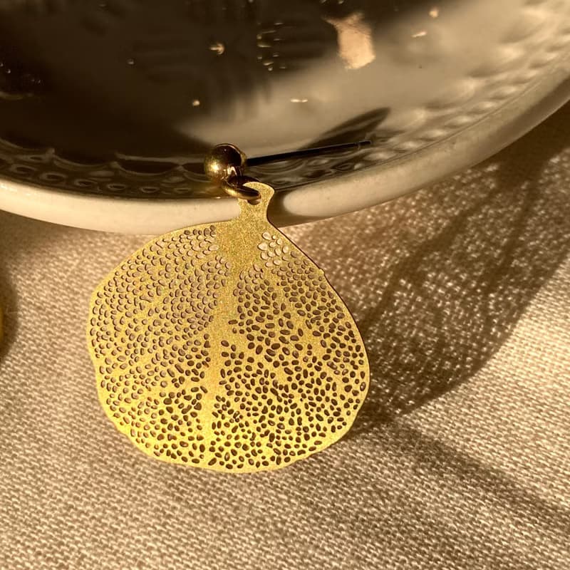 老林雜貨 | 很多洞洞葉子耳環 (針式 / 夾式)