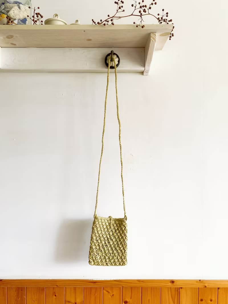 【好日手作】Handmade。日本紙線手工編織淺綠色手機斜背包側背包