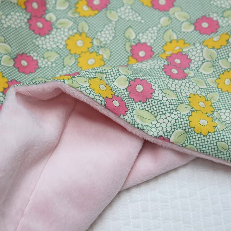 Made in korea flower baby minky blanket (new born baby gift) 新生兒, 出産祝い, 布  ブランケッ