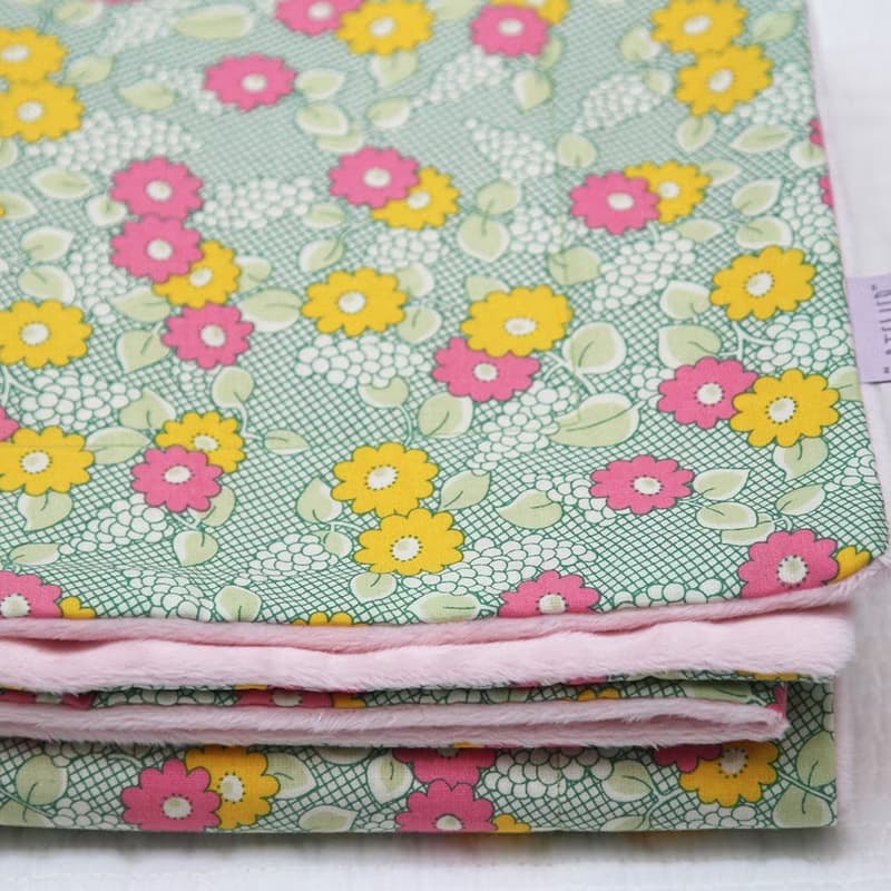 Made in korea flower baby minky blanket (new born baby gift) 新生兒, 出産祝い, 布  ブランケッ