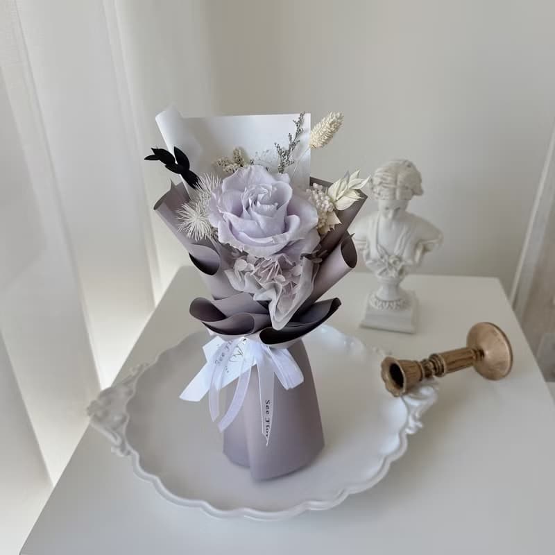 SEE 看見花藝設計 | 永生花 | 玫瑰 | 紫玫瑰單朵花束