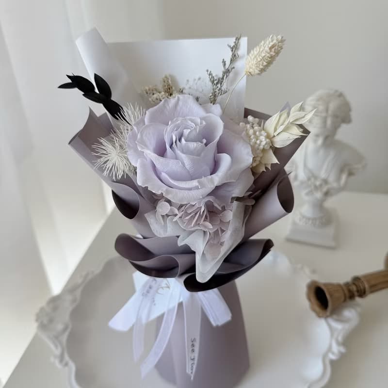 SEE 看見花藝設計 | 永生花 | 玫瑰 | 紫玫瑰單朵花束