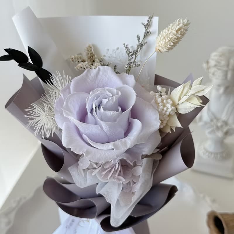 SEE 看見花藝設計 | 永生花 | 玫瑰 | 紫玫瑰單朵花束