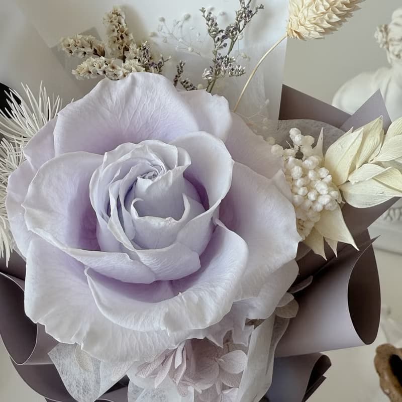 SEE 看見花藝設計 | 永生花 | 玫瑰 | 紫玫瑰單朵花束