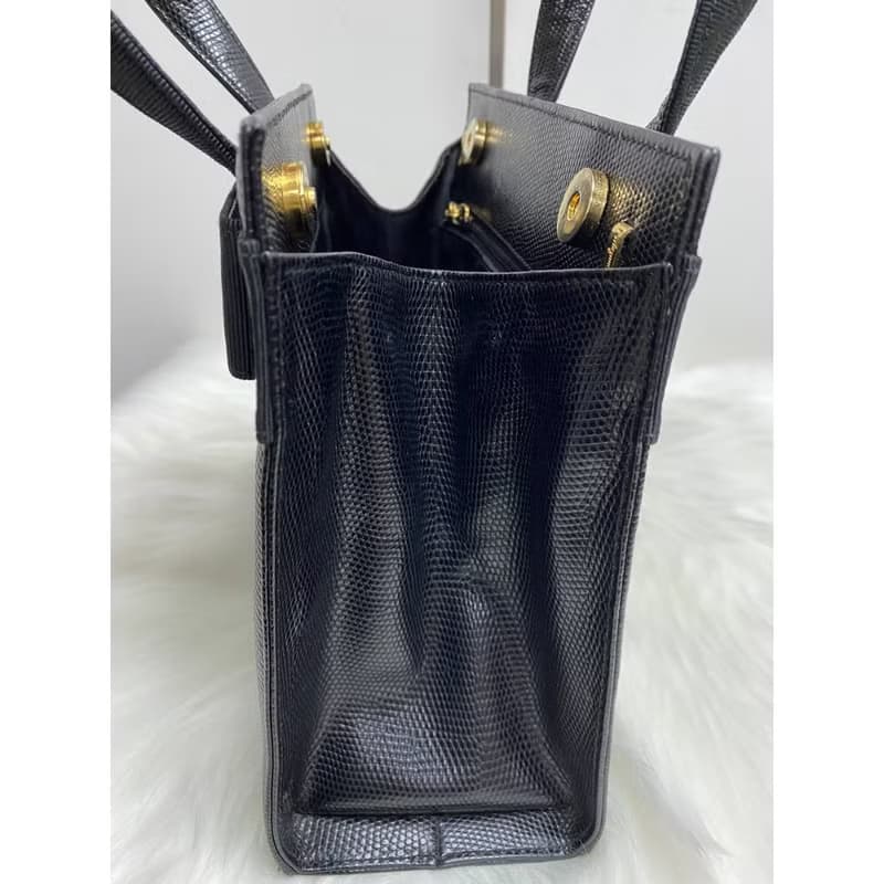 Salvatore Ferragamo 黑色鱷魚皮壓花手袋