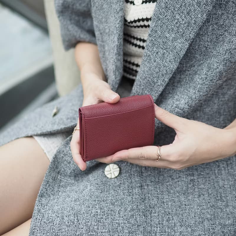 Maily (Burgundy) : Tri-fold wallet, short wallet, cow leather, Red velvet tone