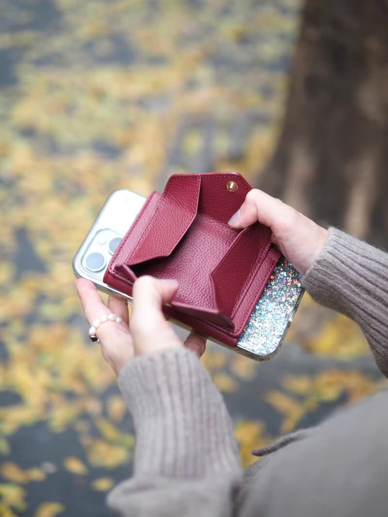 Maily (Burgundy) : Tri-fold wallet, short wallet, cow leather, Red velvet tone